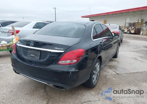 2015 Mercedes-Benz C 300 4Matic/Luxury 4Matic/Sport 4Matic z USA, uszkodzony, nr VIN 55SWF4KB6FU011768